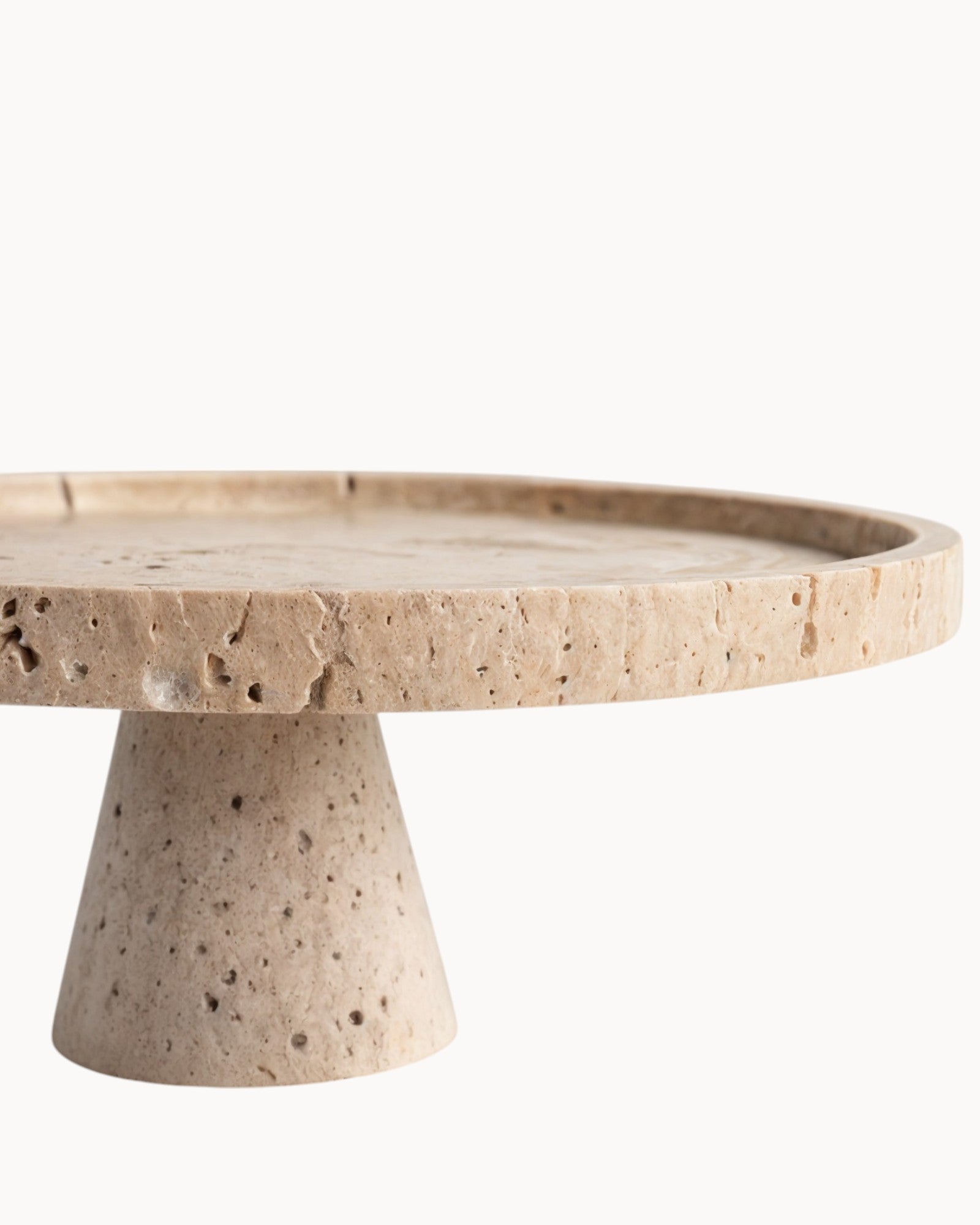 Blåkon | Support à Gâteau en Marbre Beige – Élégance Artisanale