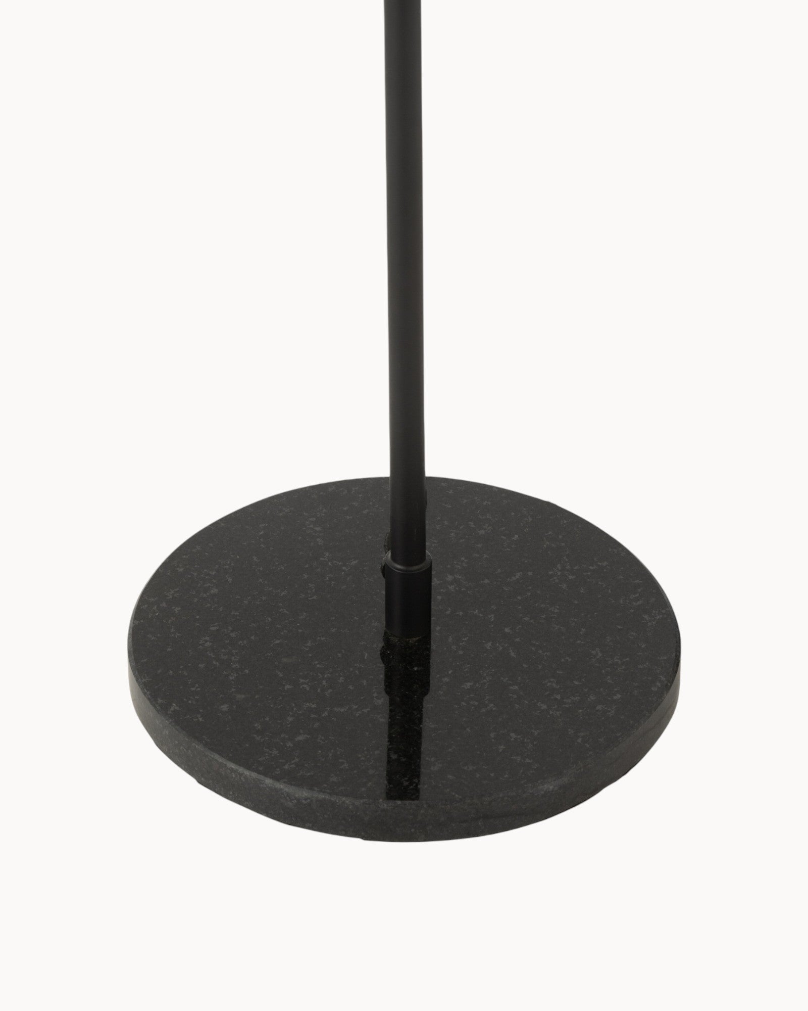 Fjoord | Lampe de table moderne – métal noir – base en marbre