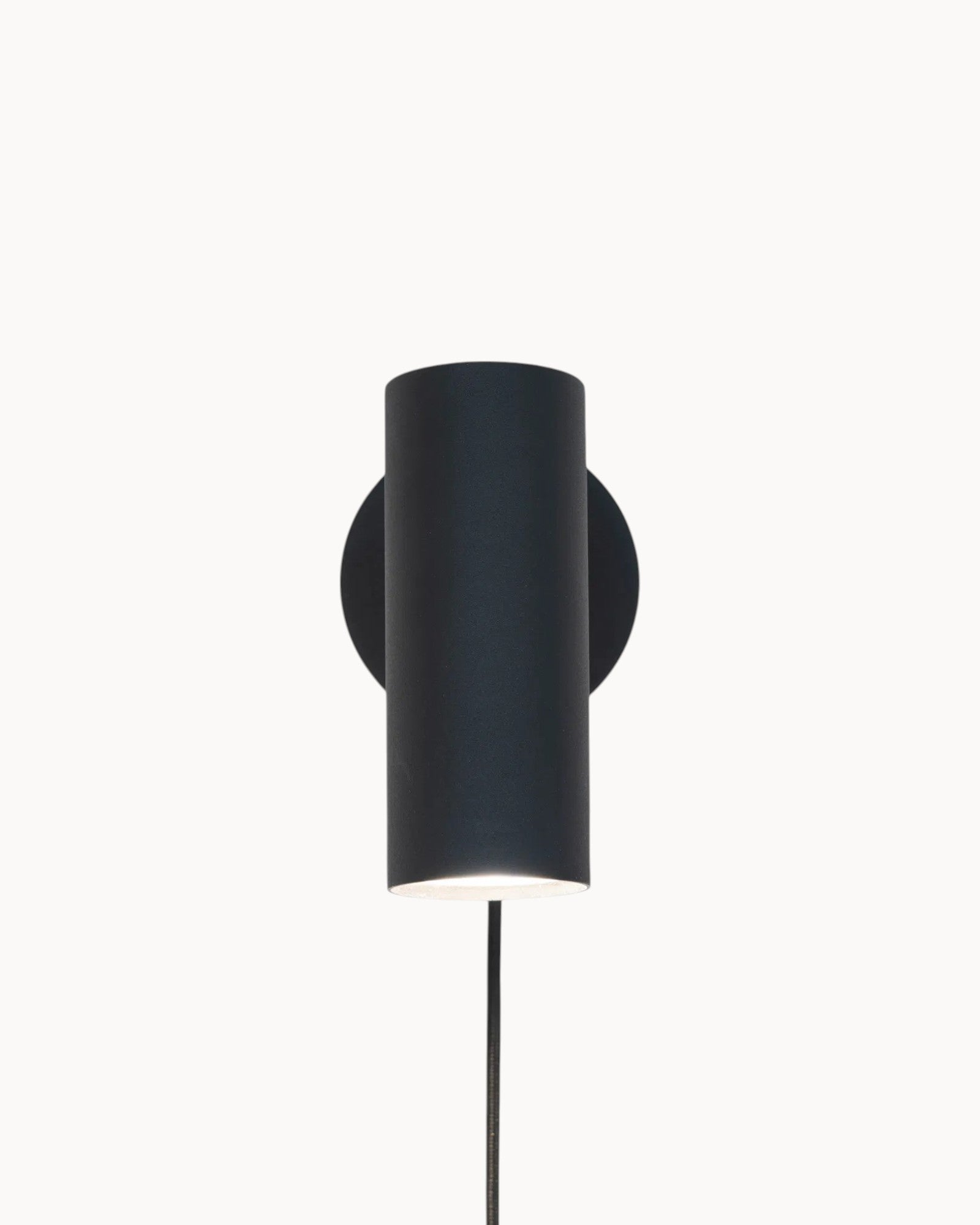 Lysorm | Applique moderne en acier noir – 28W – design élégant