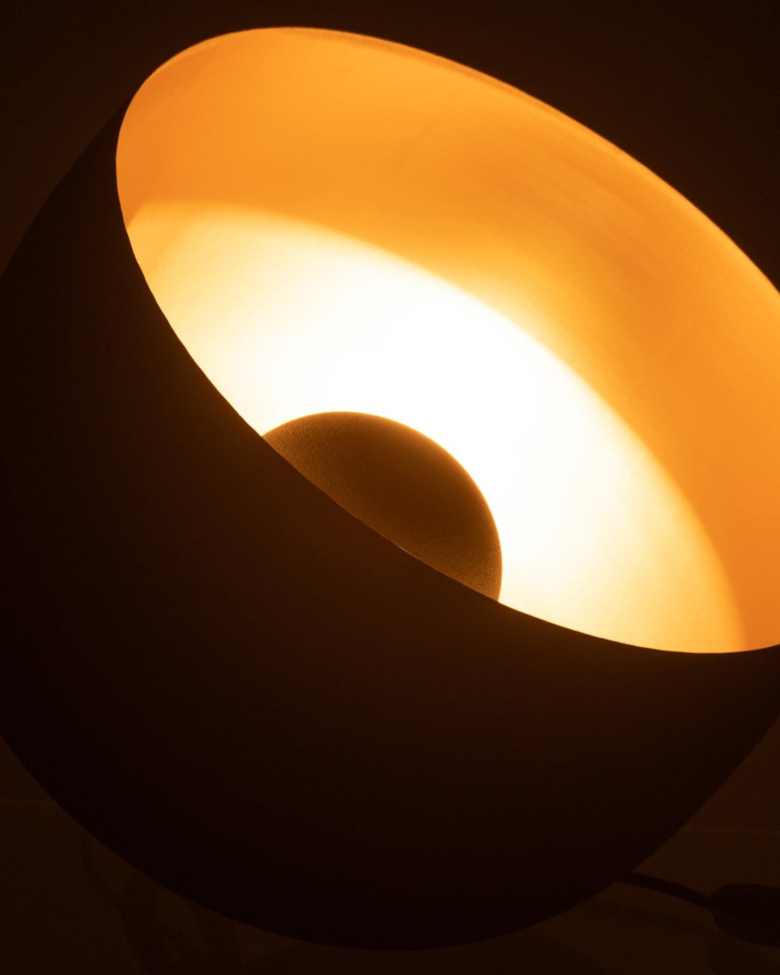 Douce Hav | Lampe en métal ronde - Élégance moderne - Intérieur/Extérieur