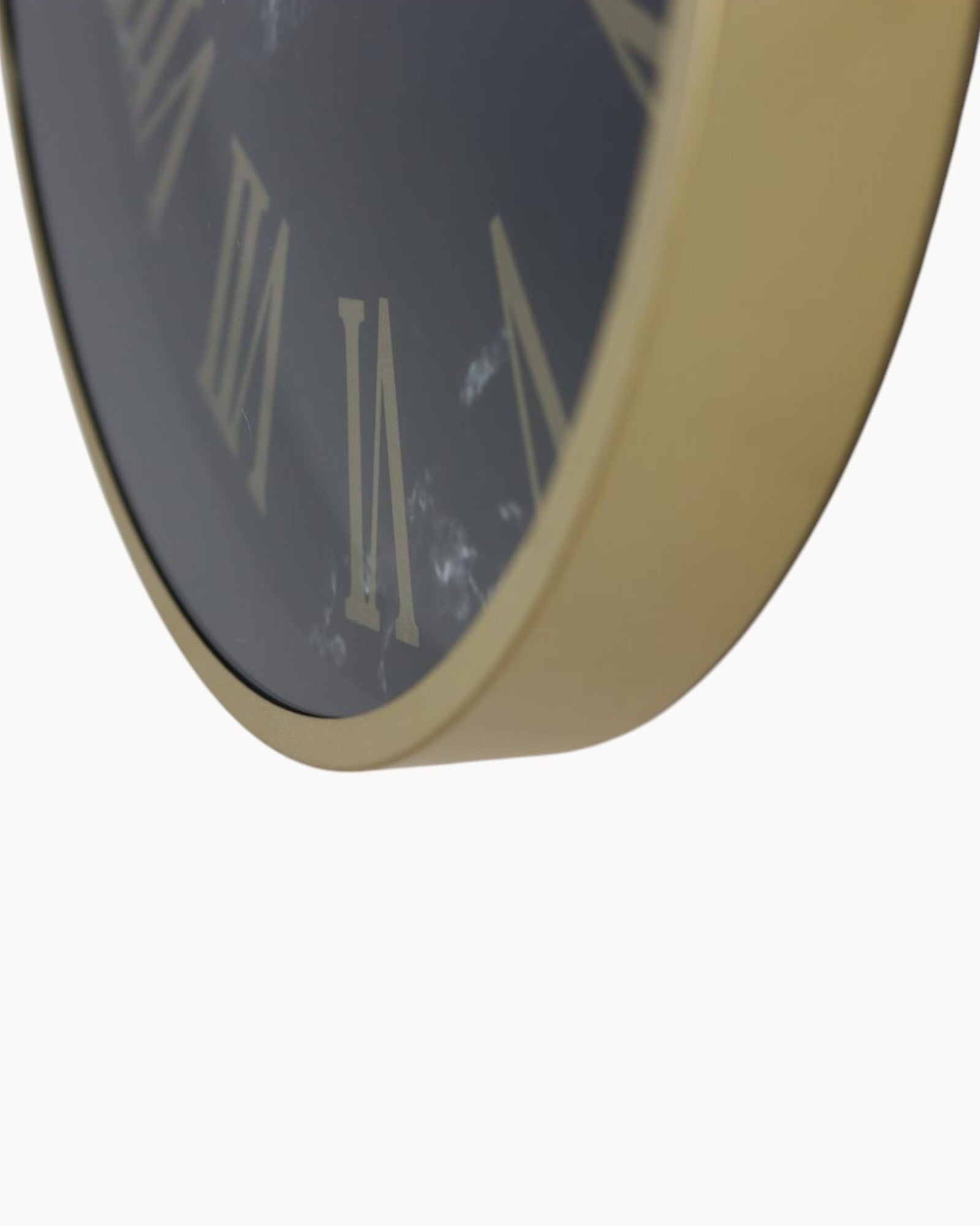 Vinhem | Horloge murale – Design élégant – Ø50 cm – Métal & Marbre