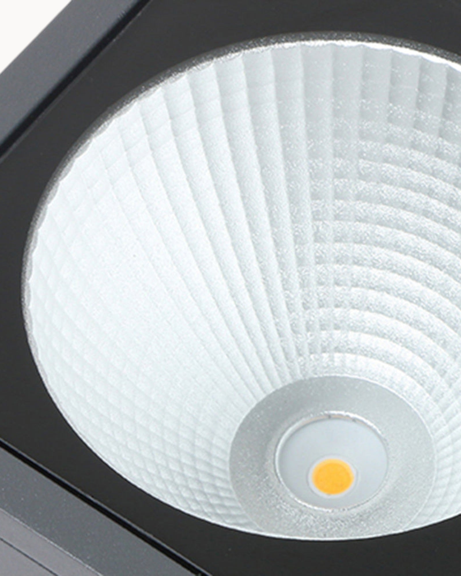 Calkog | Design moderne - Métal noir - Intérieur/Extérieur - Pour salon et chambre - IP65---Nordik Lumi | Plafonnier élégant - Design scandinave - Résistant IP65