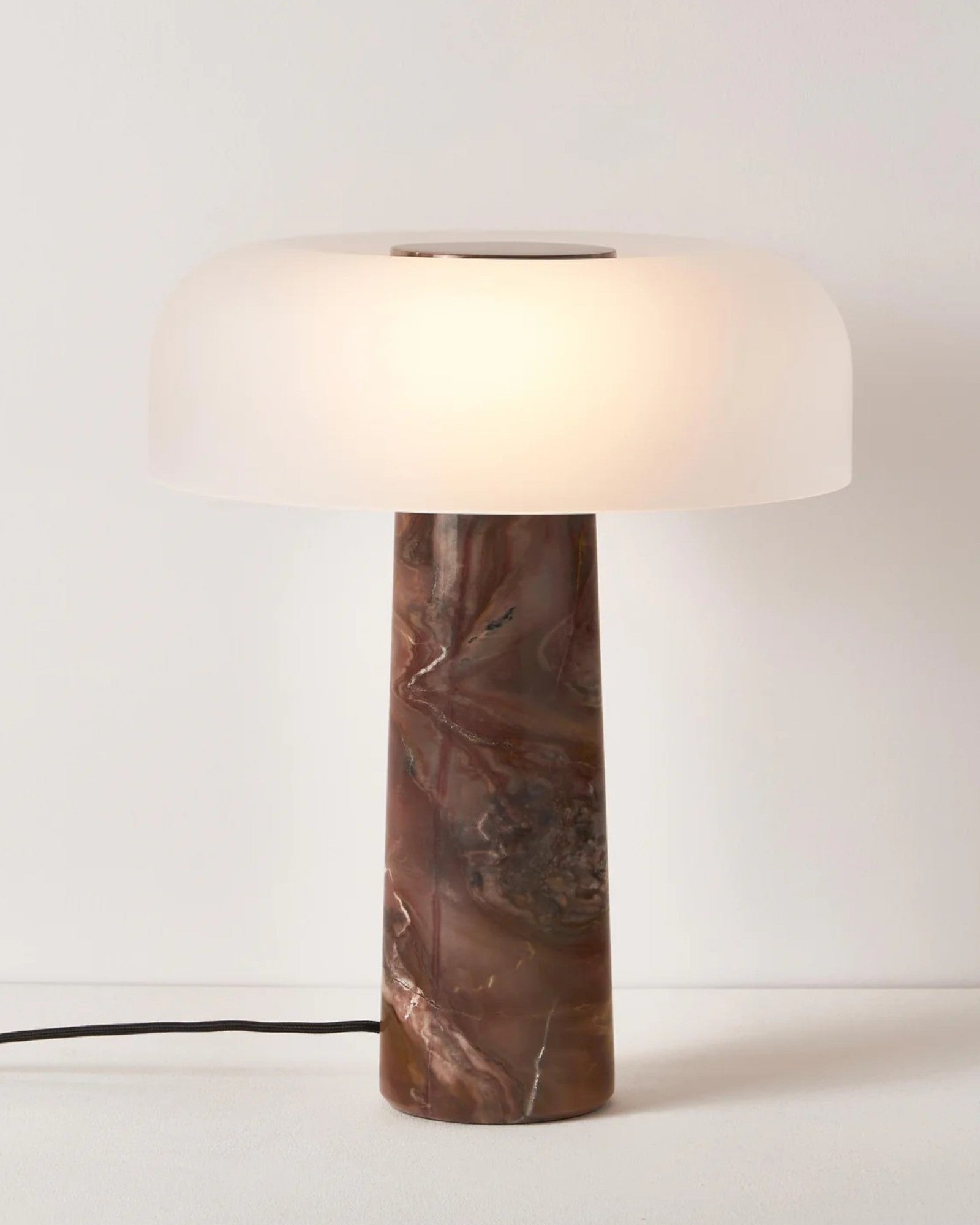 Mateil | Lampe de table élégante – verre blanc et marbre brun – Ø32cm