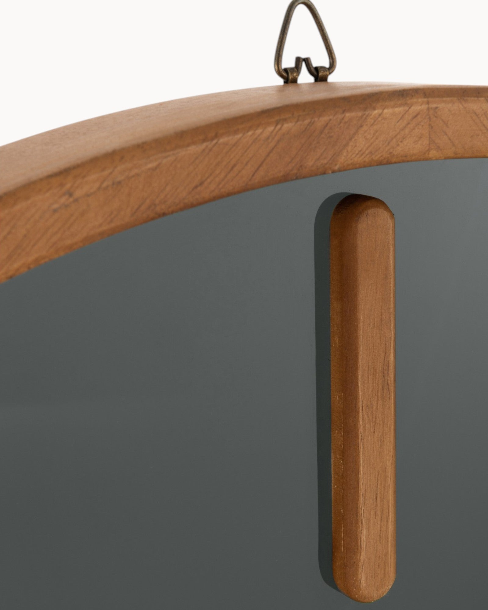 Vent Skog | Horloge murale en bois et verre – Élégance intemporelle – Ø 60 cm