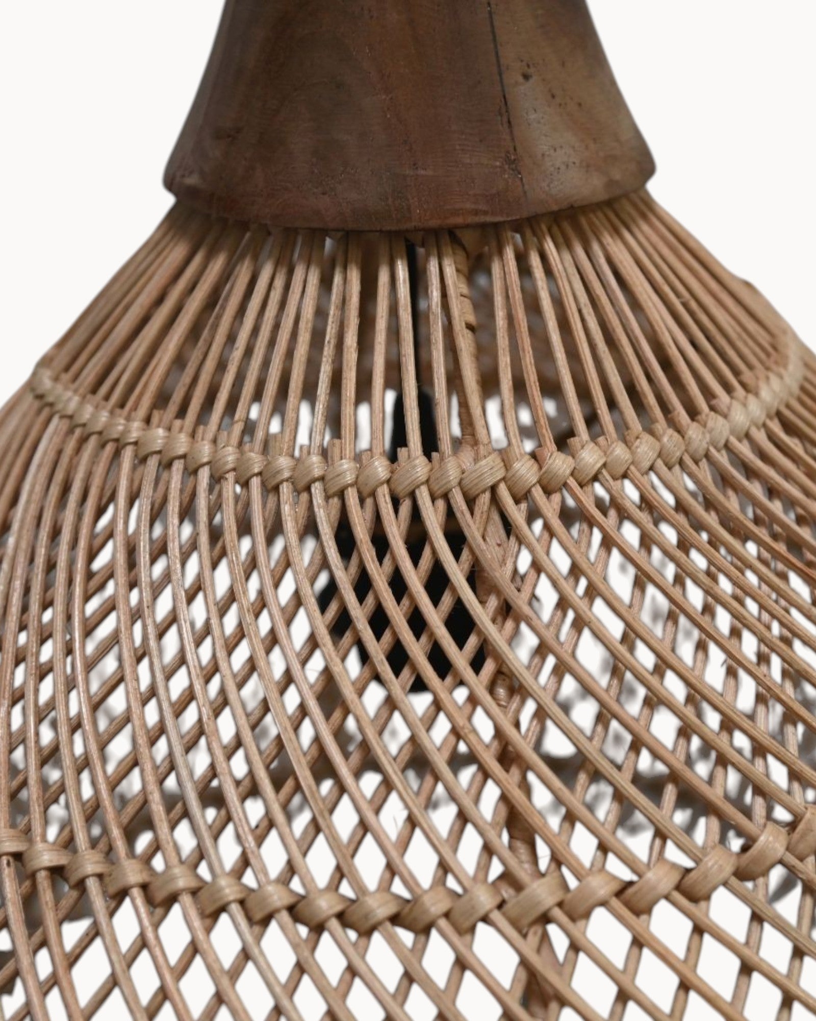 Lumi Sol | Lampe suspendue en rattan – design scandinave – ambiance chaleureuse