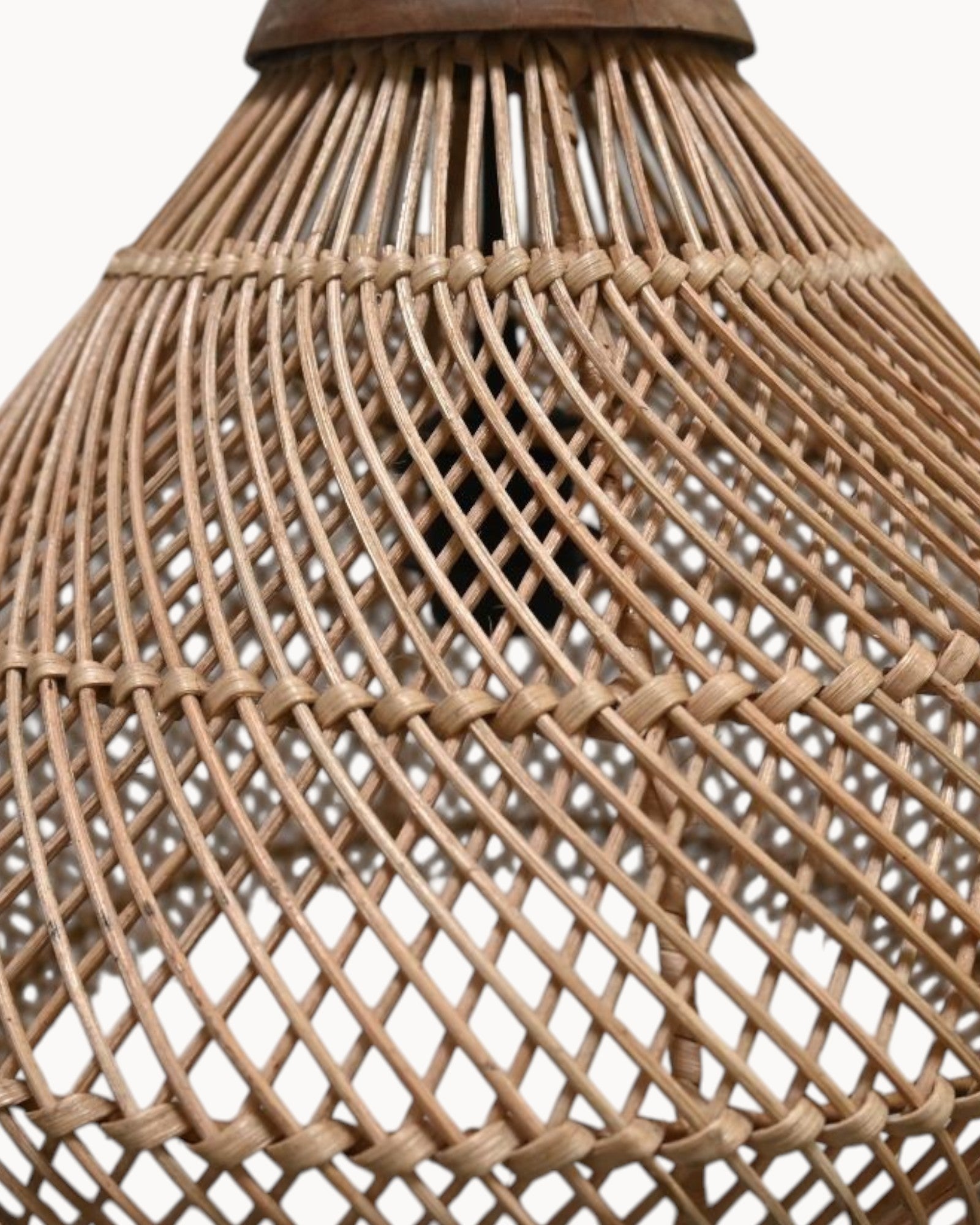 Lumi Sol | Lampe suspendue en rattan – design scandinave – ambiance chaleureuse