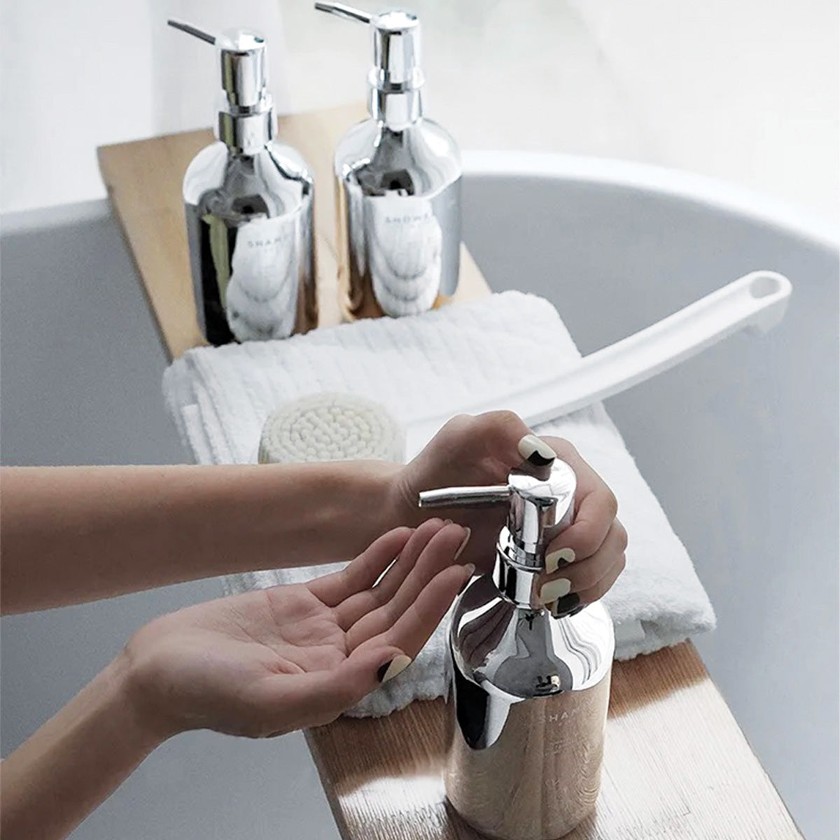 Berter | Pompe à savon en chrome – Élégance moderne