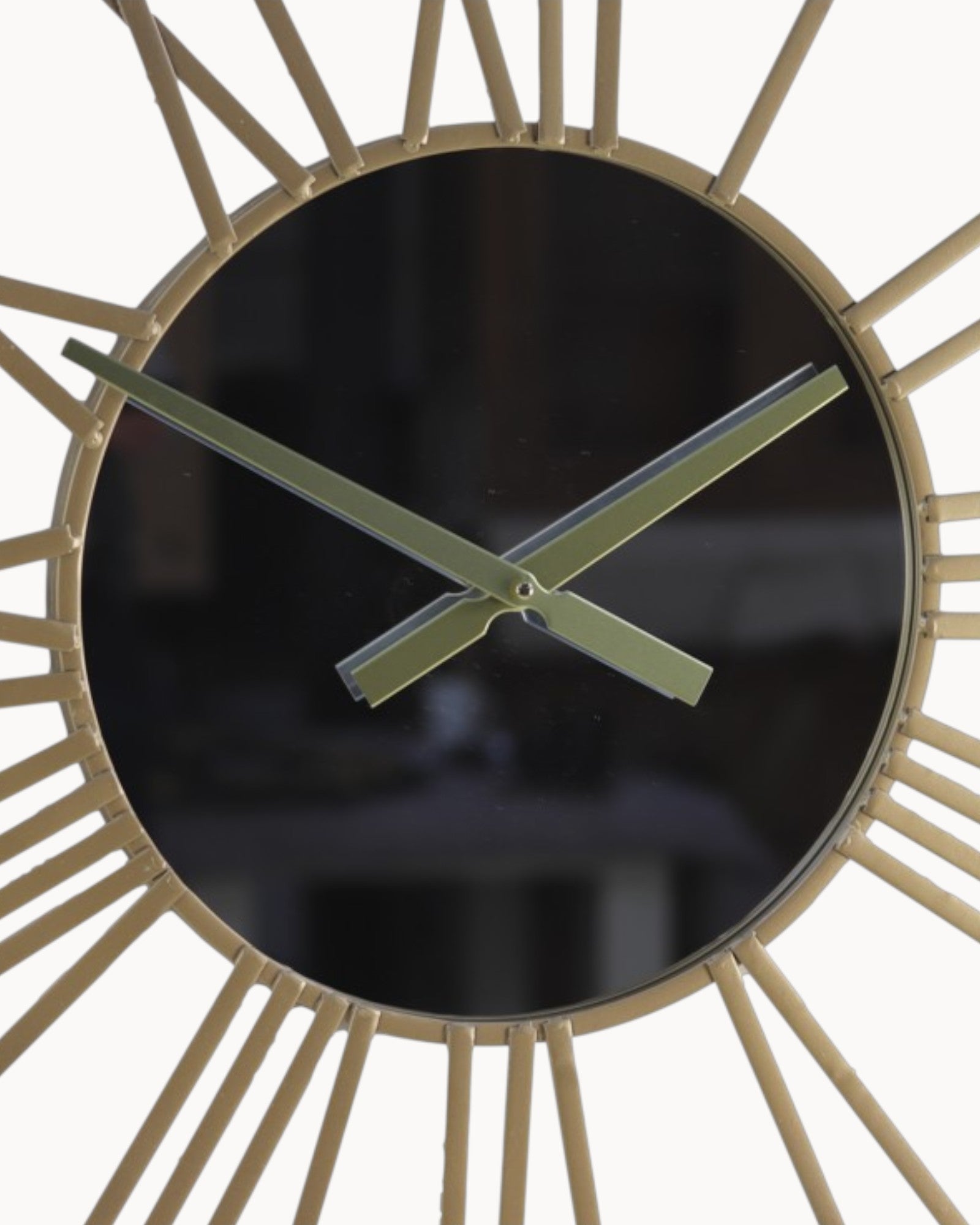 Douce Vinter | Horloge Murale Dorée – Élégance Romaine – Ø80 cm
