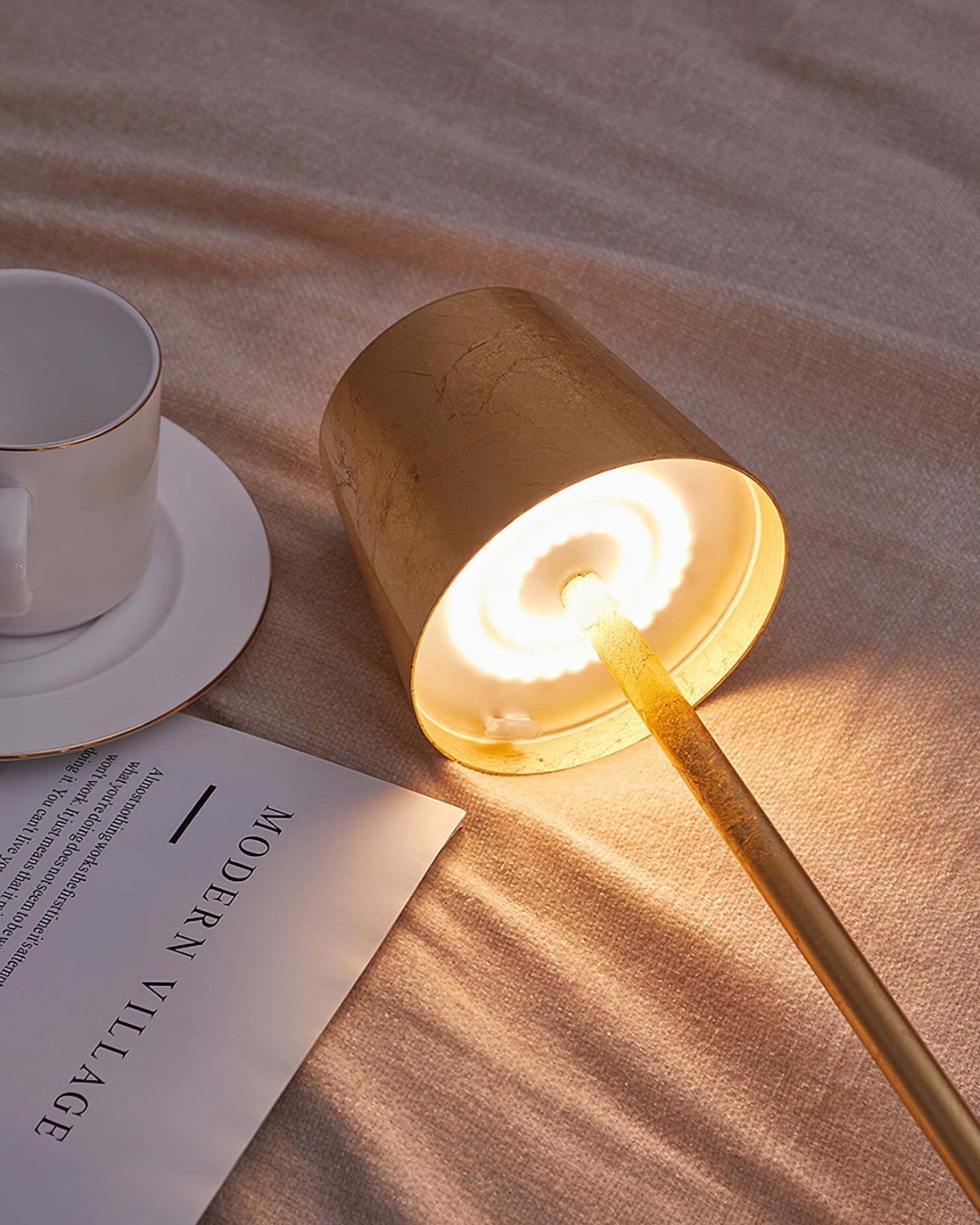 Soleil Storm | Lampe de table LED – Toucher 3 couleurs – Design moderne – Recharge USB