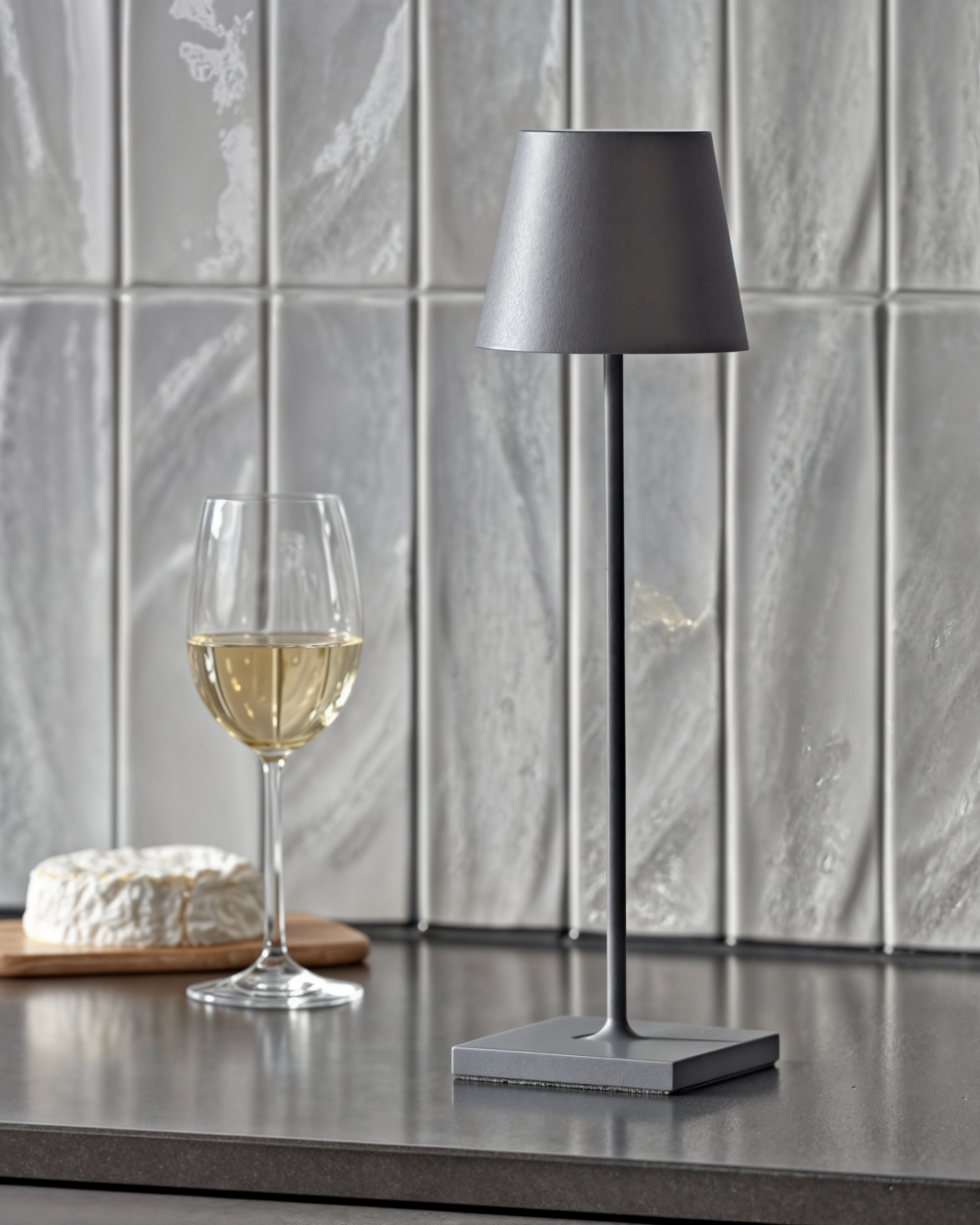 Soleil Storm | Lampe de table LED – Toucher 3 couleurs – Design moderne – Recharge USB