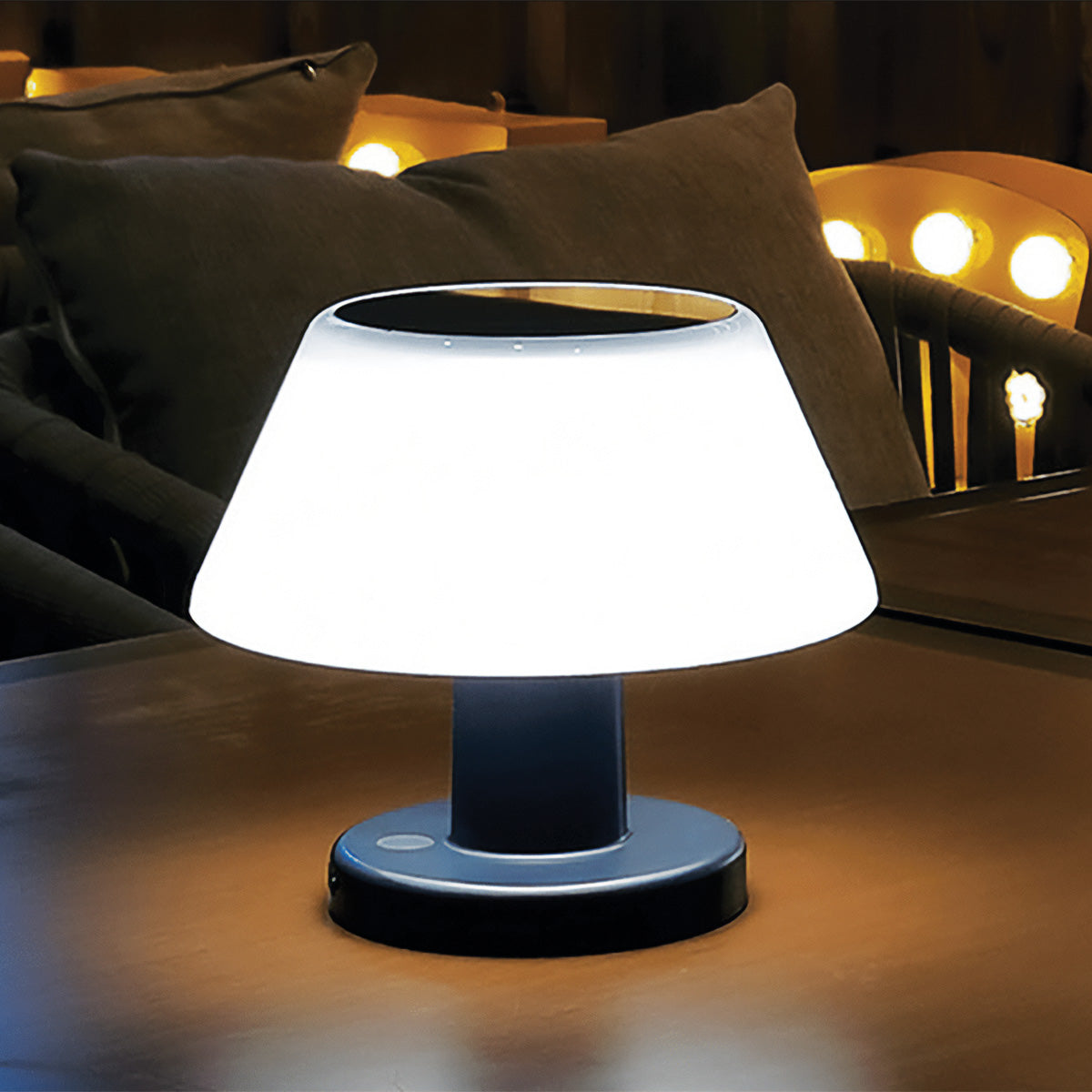 Nuit Blå | Lampe de table solaire – LED, étanche IP65, 4 niveaux de luminosité