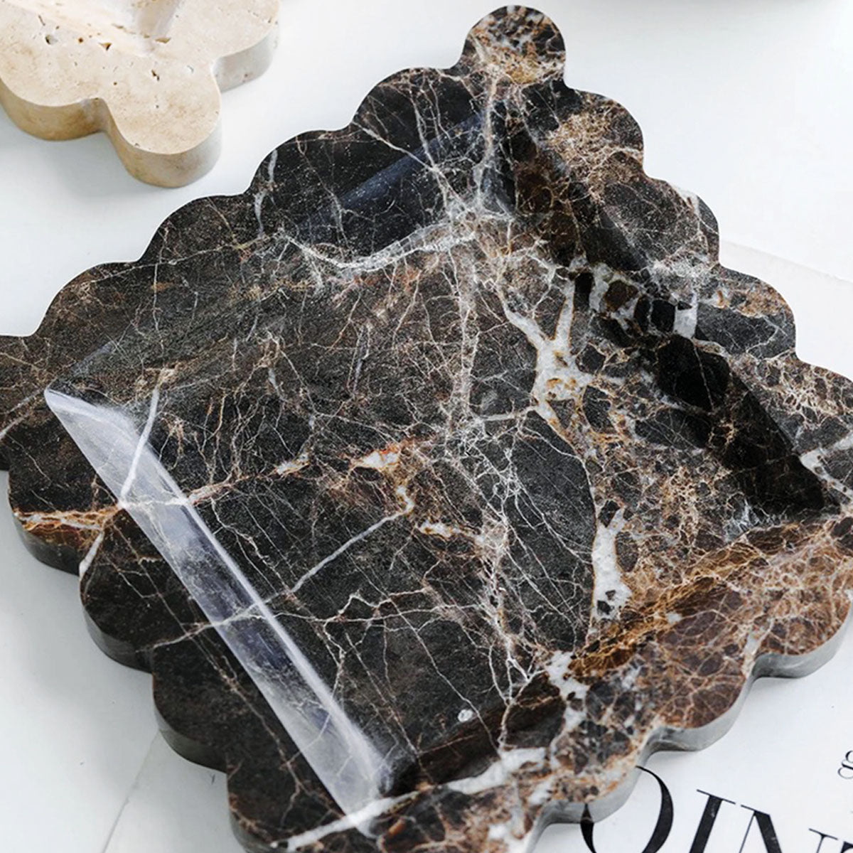 Calme Varme | Plateau en marbre – design ondulé – luxe intemporel