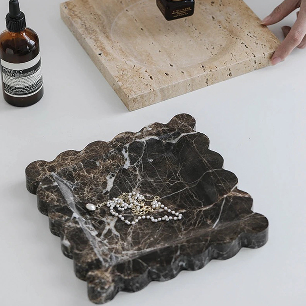 Calme Varme | Plateau en marbre – design ondulé – luxe intemporel