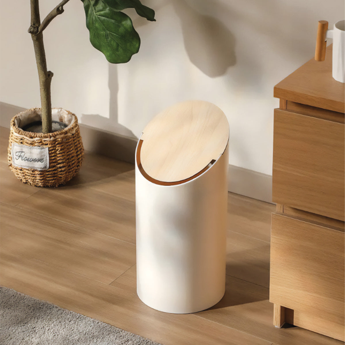 Hemhav | Poubelle en érable – design incliné – chic et pratique