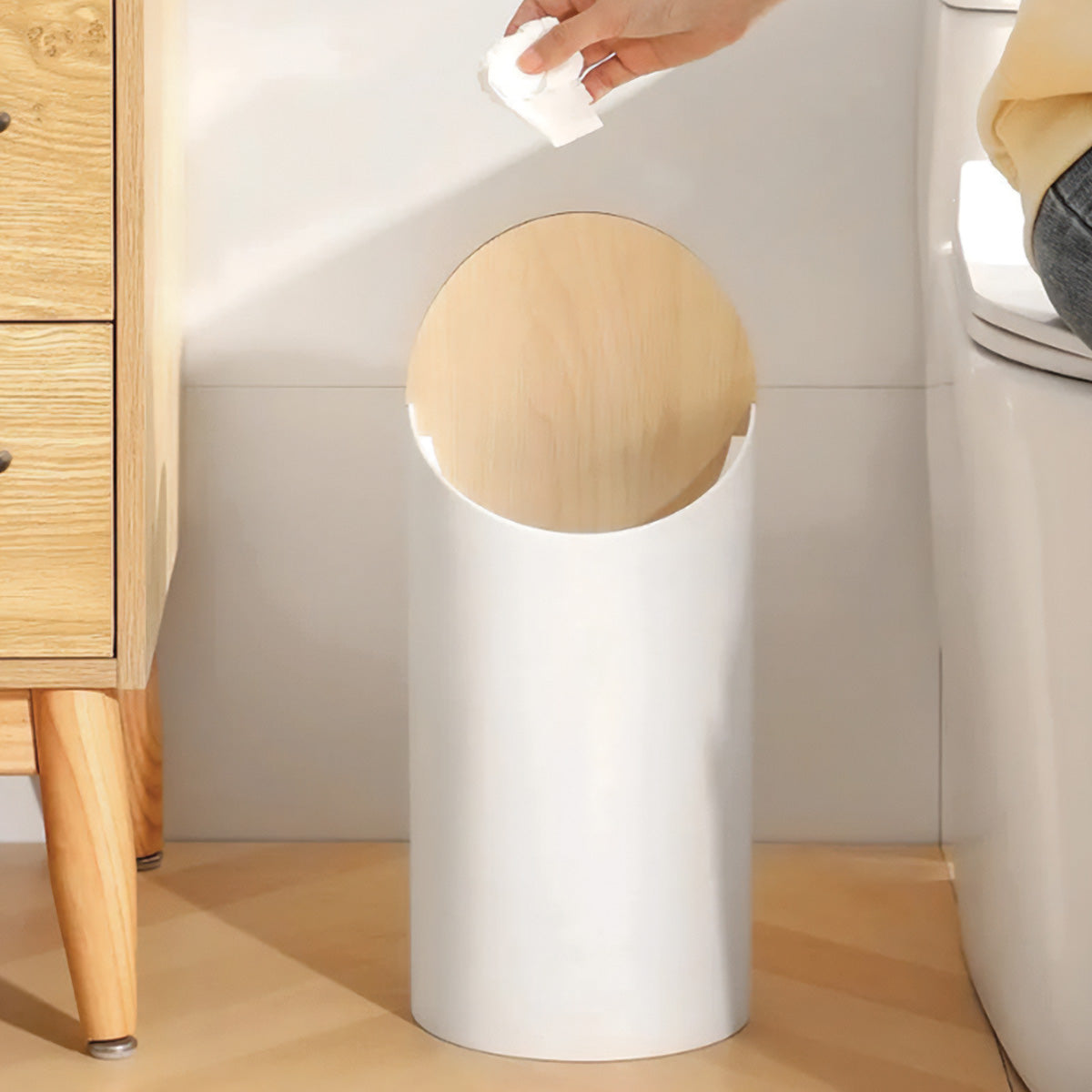Hemhav | Poubelle en érable – design incliné – chic et pratique