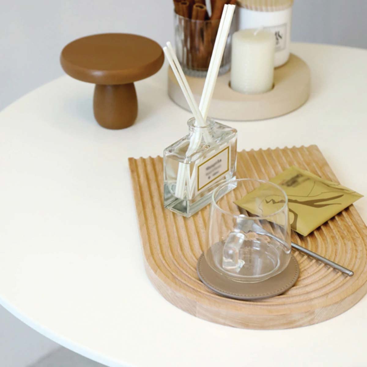 Maison Snö | Plateau en bois ondulé – Élégance naturelle – Design unique