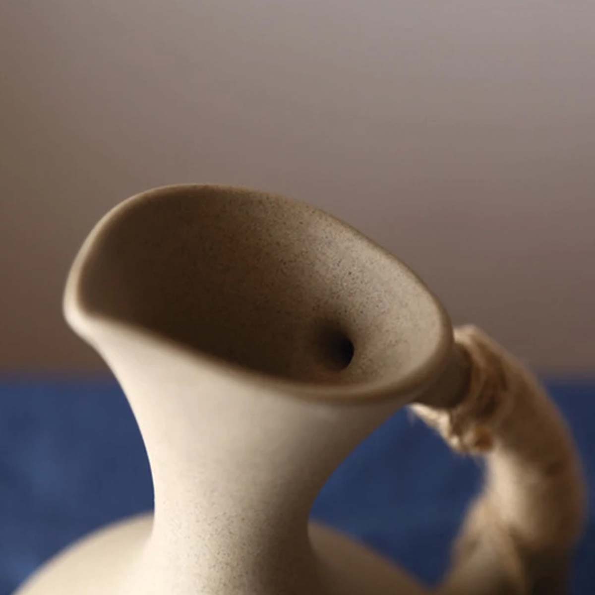 Noreil | Pichet en céramique – glaçure mate – design moderne