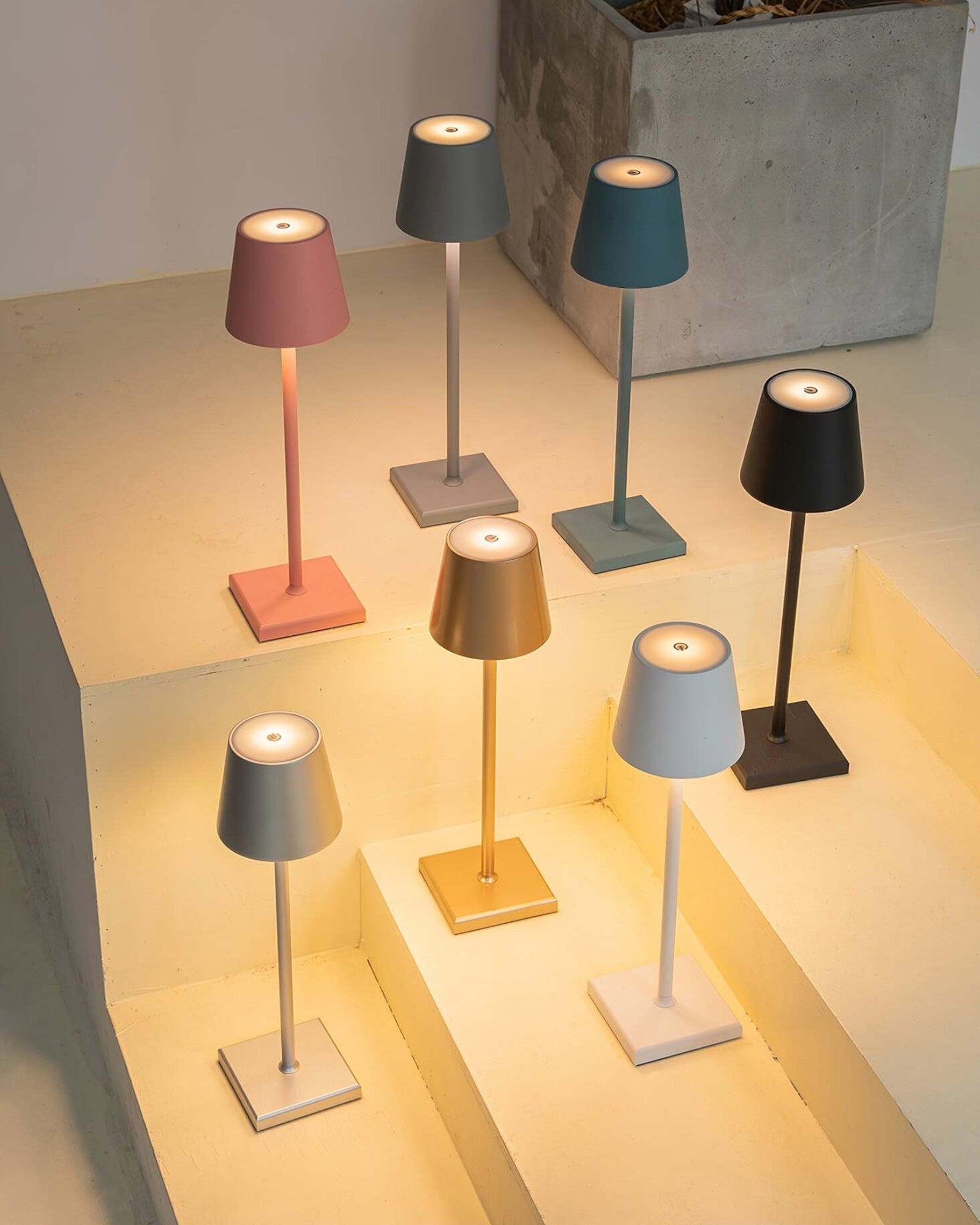 Soleil Storm | Lampe de table LED – Toucher 3 couleurs – Design moderne – Recharge USB