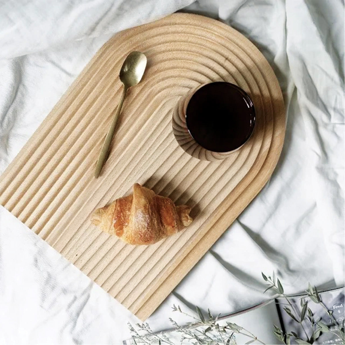 Maison Snö | Plateau en bois ondulé – Élégance naturelle – Design unique