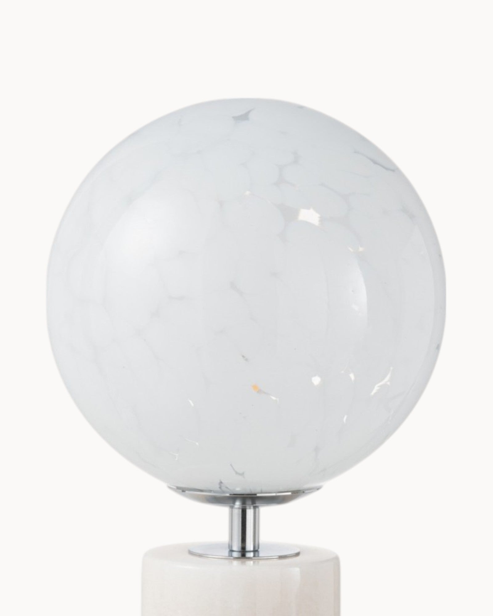 Fleur Snö | Lampe de table élégante – Verre blanc – Design raffiné