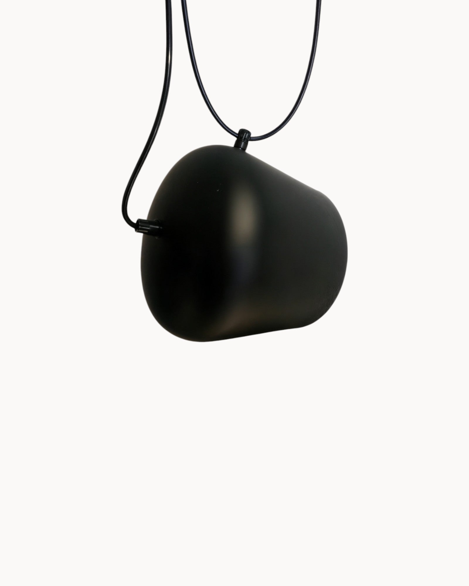 Frilat | Lampe Suspendue – design moderne en métal – ambiance raffinée