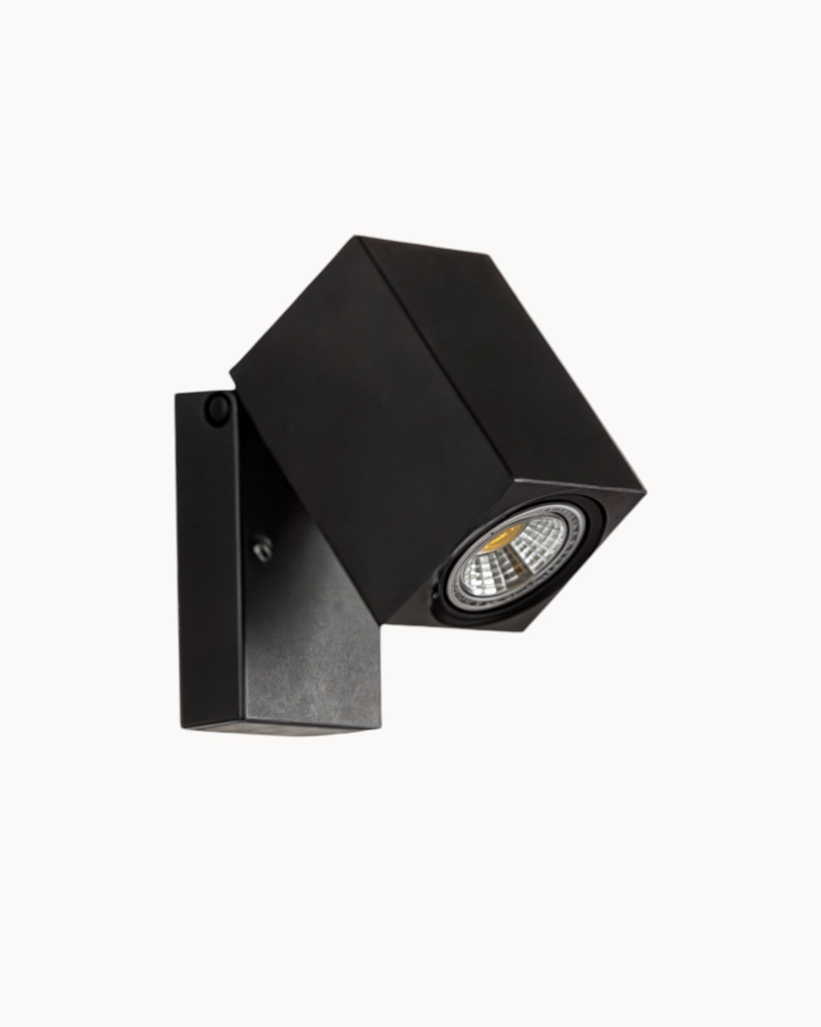 Pur Frisk | Lampe extérieure moderne en métal noir et acrylique – IP65 – idéale pour jardin ou couloir