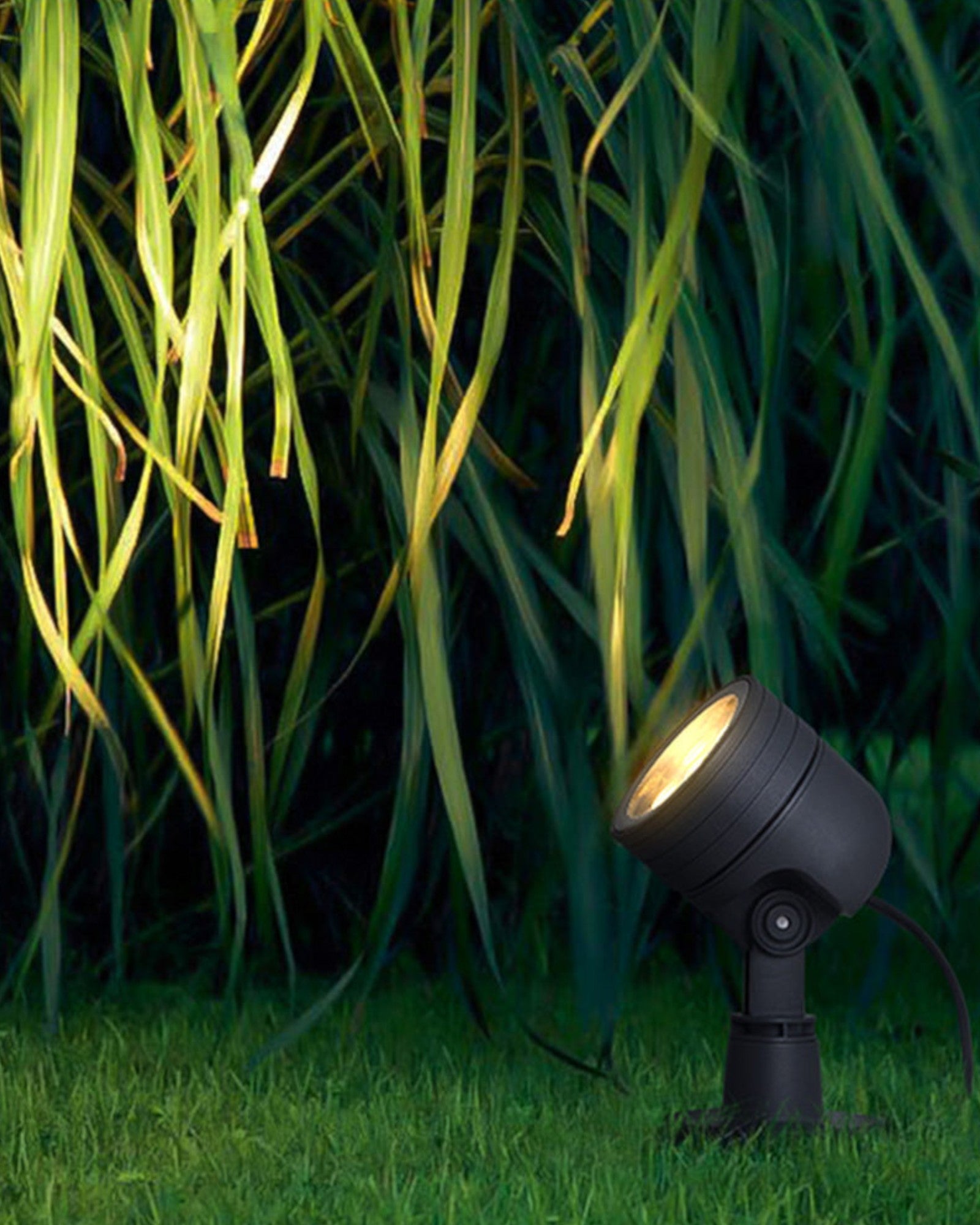 Maiind | Lampe suspendue solaire LED – Design moderne et élégant – Verre/metal noir – Lumière blanc chaud, IP65