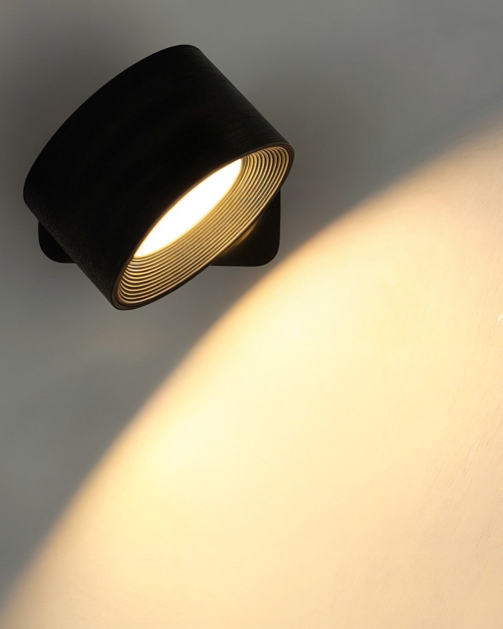 Douce Berg | Applique murale sans fil – rechargeable à 360°