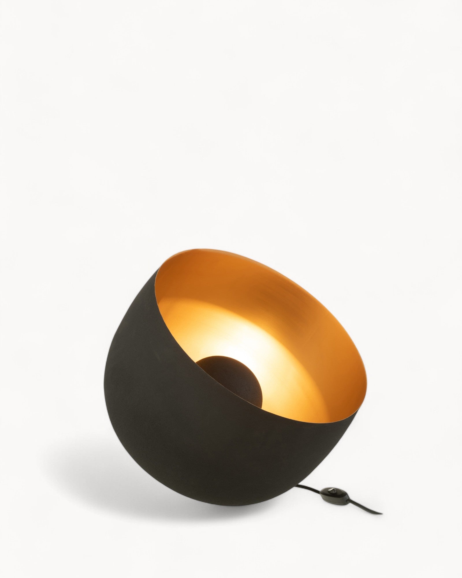 Douce Hav | Lampe en métal ronde - Élégance moderne - Intérieur/Extérieur