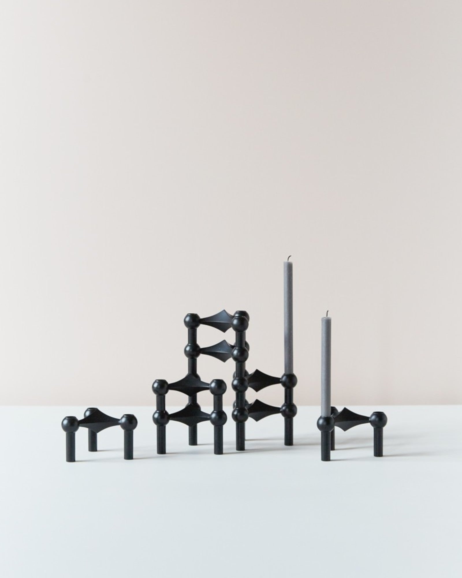 Maieau | Bougeoirs sculpturaux – métal raffiné – 3 pièces