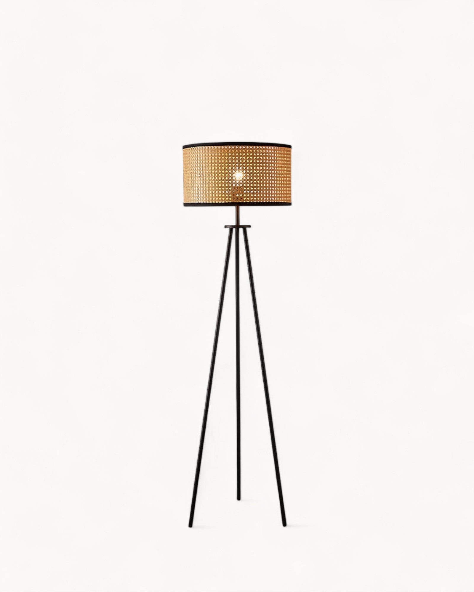 Clair Nord | Lampe sur pied en rotin fait main – bambou naturel & noir – élégante et durable