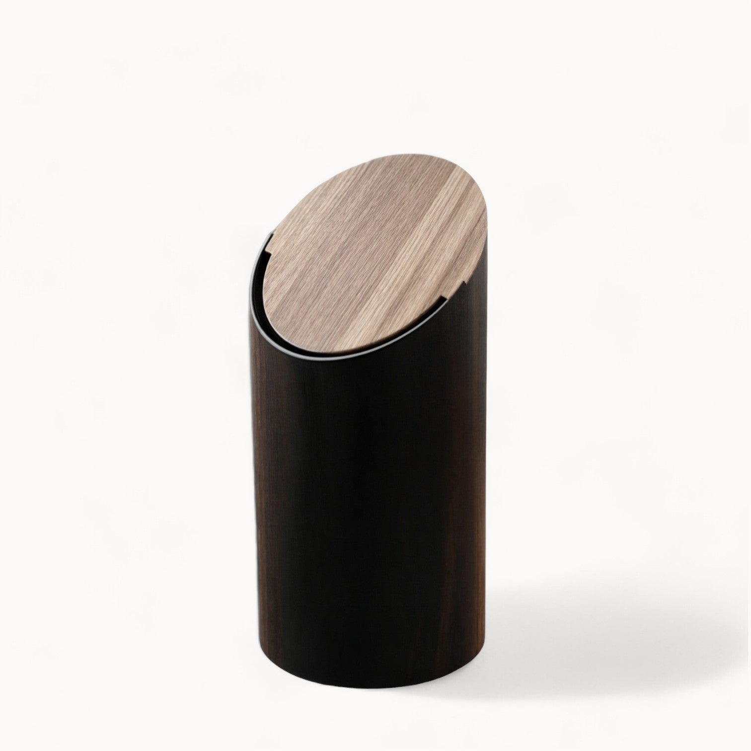 Hemhav | Poubelle en érable – design incliné – chic et pratique