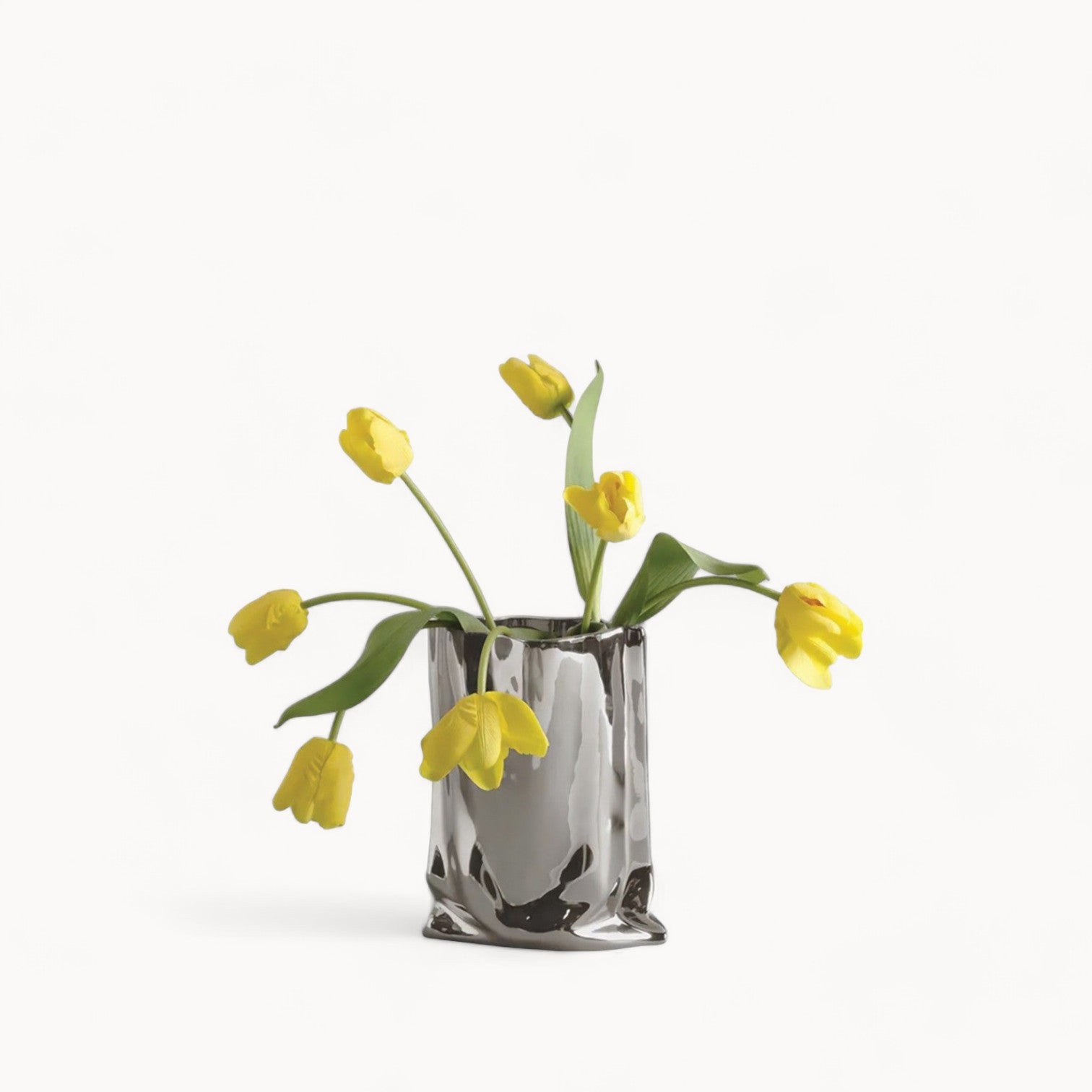 Lys Lind | Vase à fleurs plissé – Élégance moderne – Design raffiné