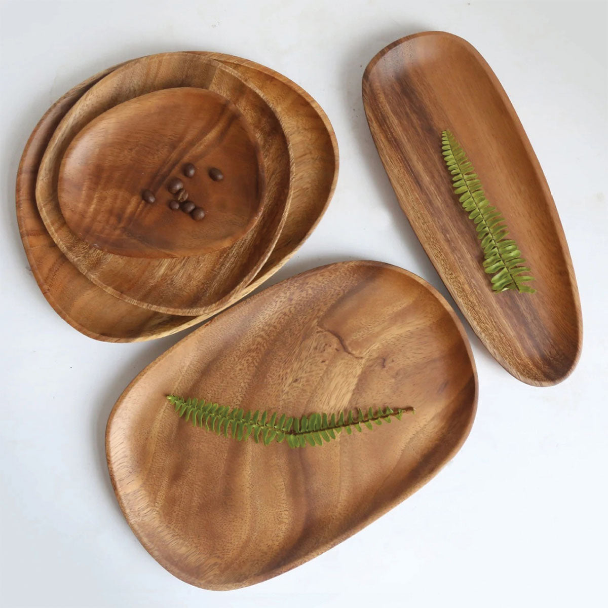 Snörme | Plateaux en noyer et acacia – Élégance naturelle