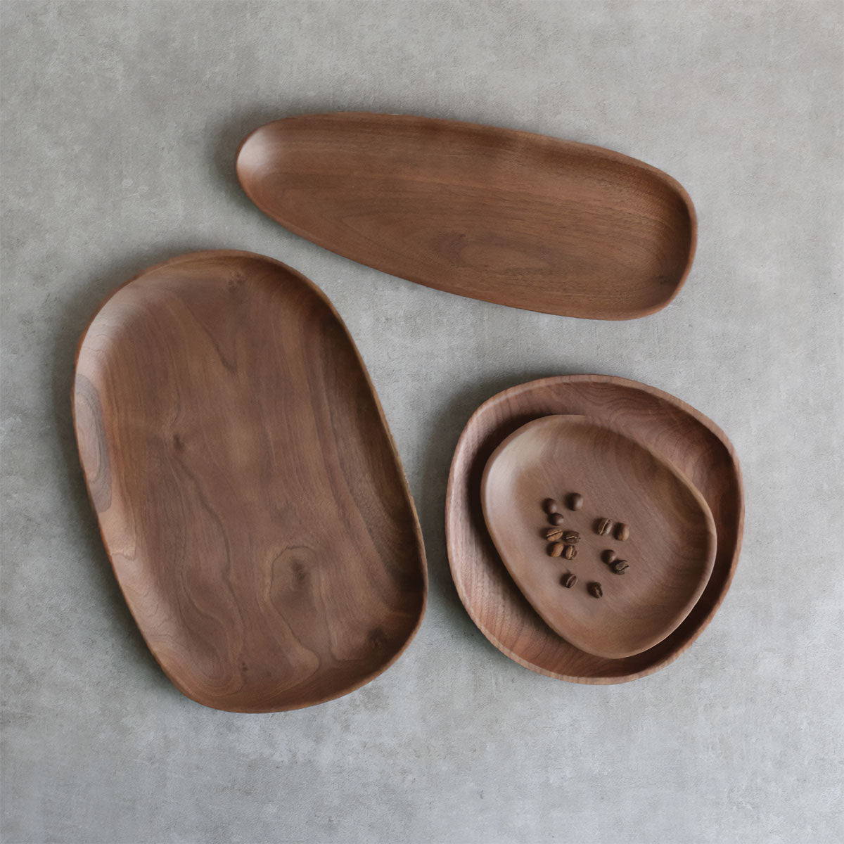 Snörme | Plateaux en noyer et acacia – Élégance naturelle