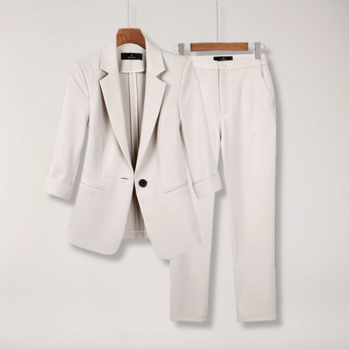 Women’s Tailored Blazer and Trousers – Two-Piece Suit Set for Work and Formal Events