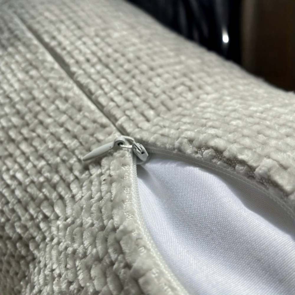 Coussin Roulé en Chenille Harlowe