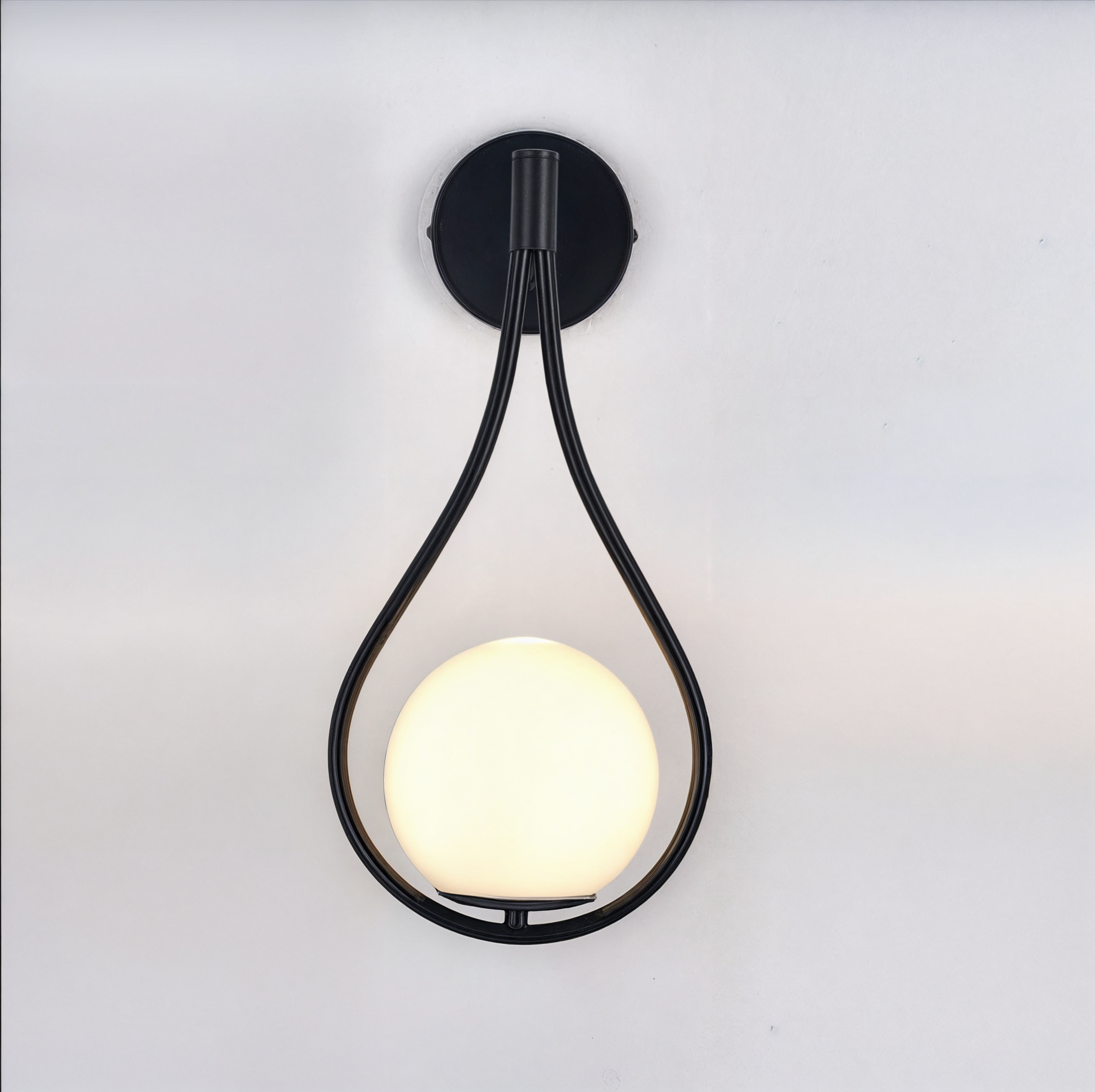 Maison Vinter | Applique murale LED – Design moderne – Noir/Or