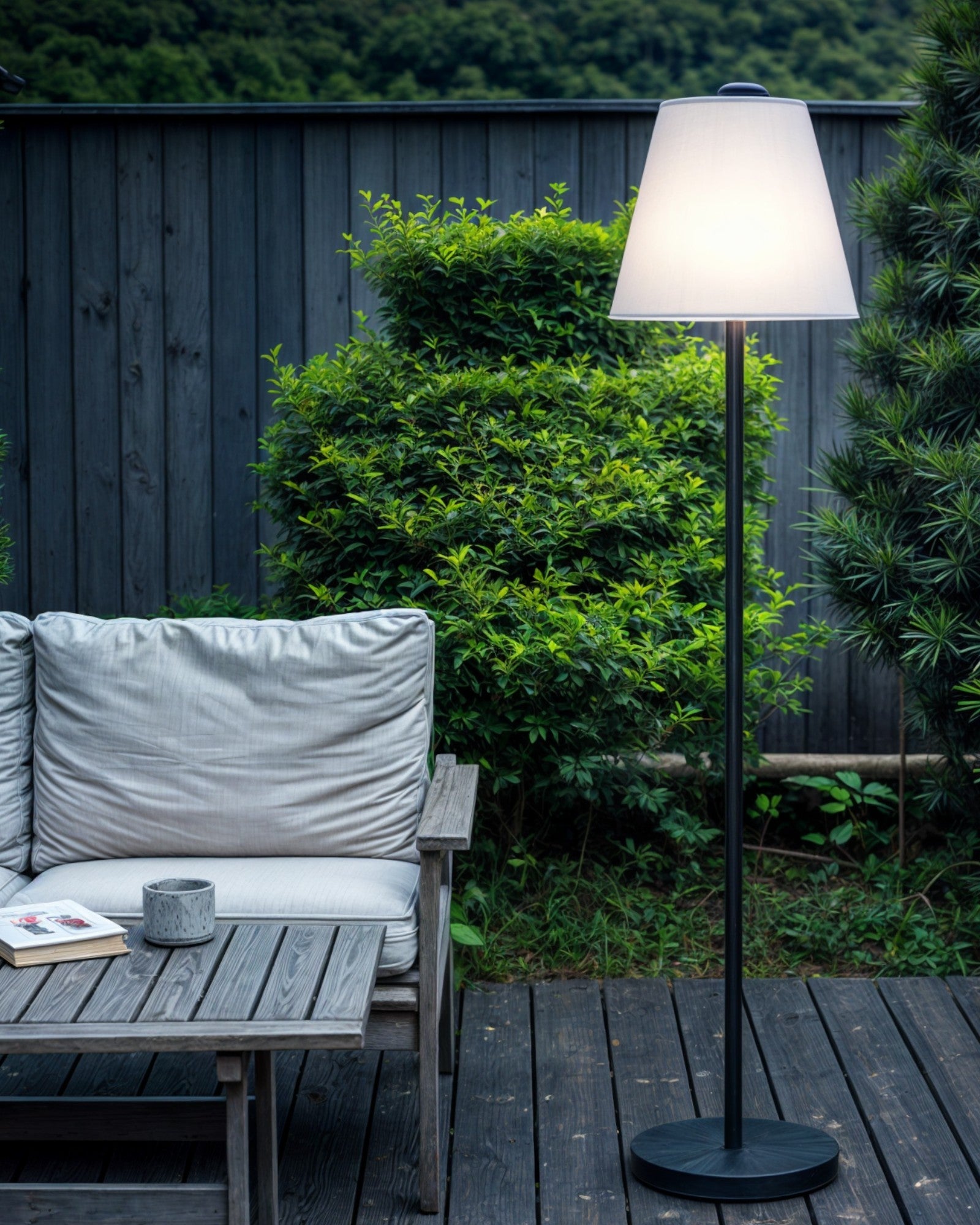 Vent Snö | Lampe sur pied extérieure – Design scandinave – Éclairage RGB – Énergie solaire